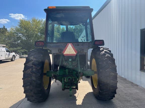 Image of John Deere 2950 equipment image 3