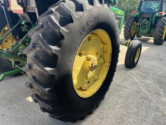 Image of John Deere 2950 equipment image 1
