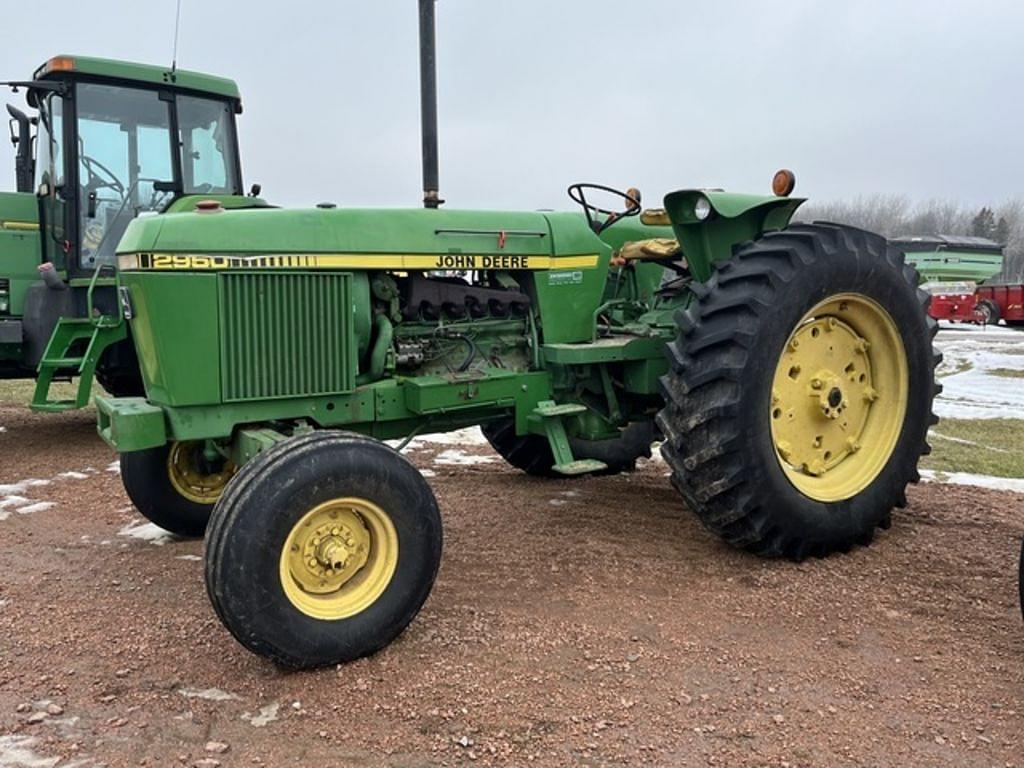 Image of John Deere 2950 Primary image