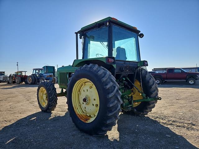 Image of John Deere 2950 equipment image 4