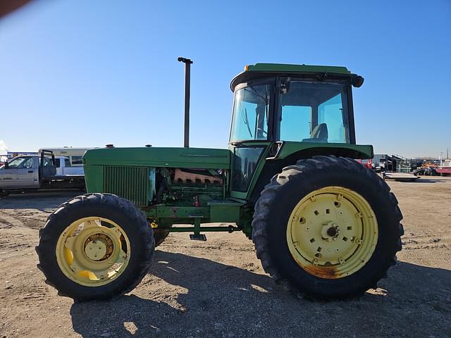 Image of John Deere 2950 equipment image 3