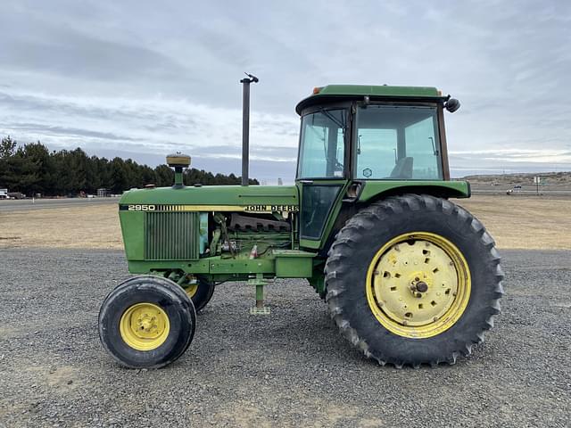 Image of John Deere 2950 equipment image 2