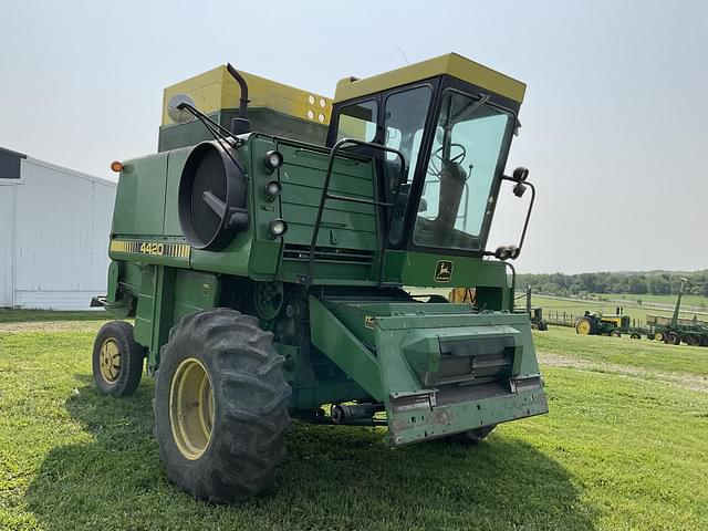 Image of John Deere 4420 equipment image 2