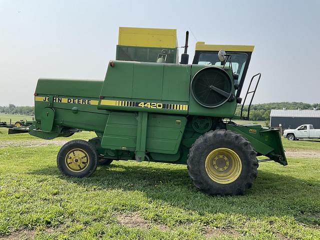 Image of John Deere 4420 equipment image 3
