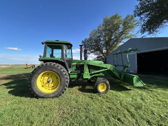 1983 John Deere 4450 Equipment Image0