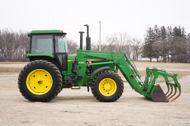 Image of John Deere 4450 equipment image 3