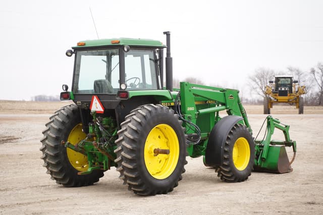 Image of John Deere 4450 equipment image 4