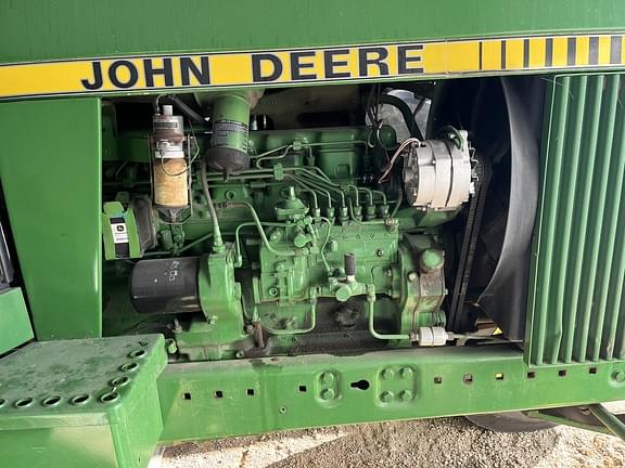 Image of John Deere 4450 equipment image 2