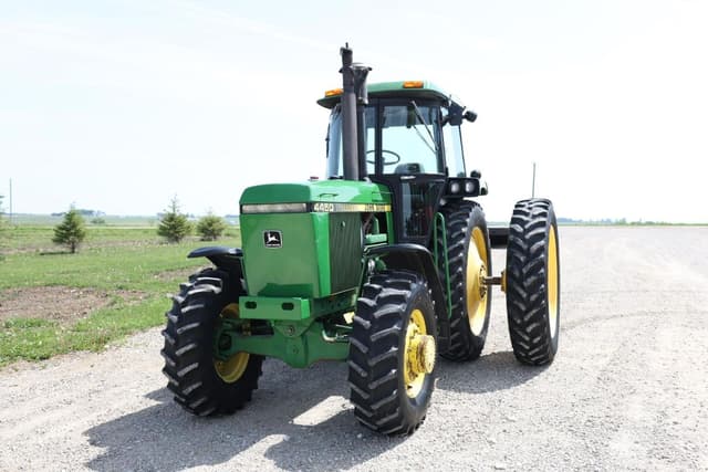Image of John Deere 4450 equipment image 2
