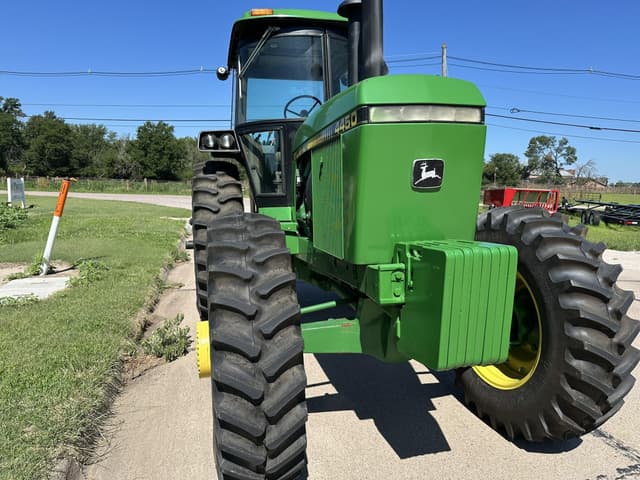 Image of John Deere 4450 equipment image 2