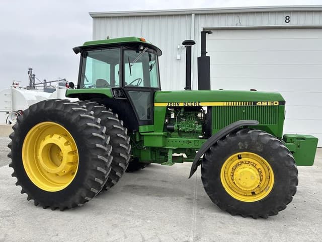 Image of John Deere 4850 equipment image 2