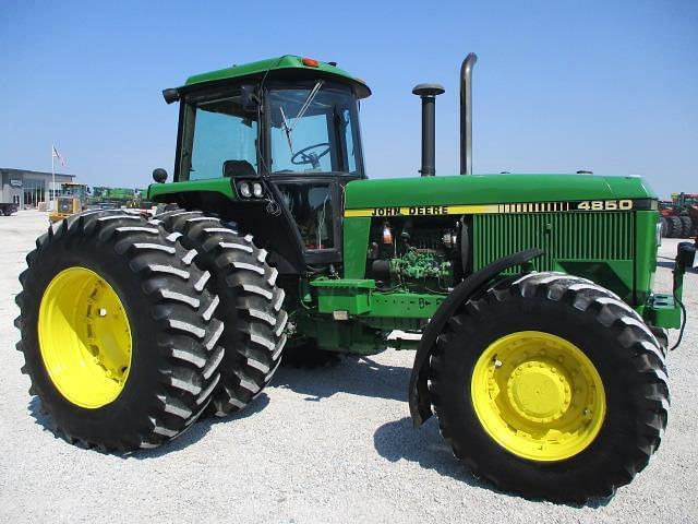 Image of John Deere 4850 equipment image 1