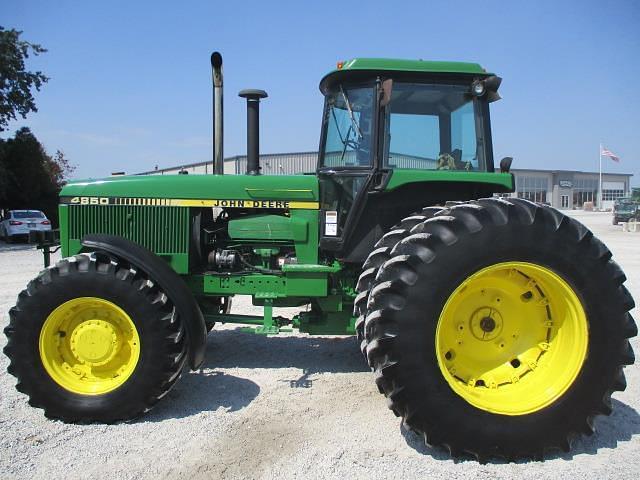 Image of John Deere 4850 equipment image 2