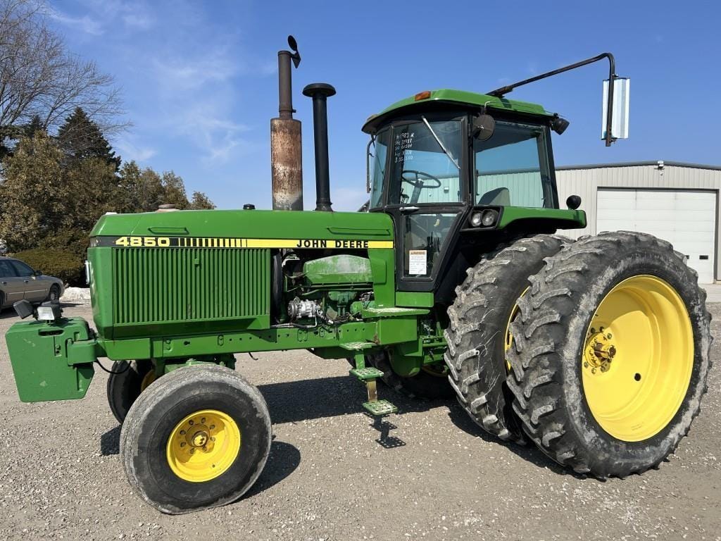 1983 John Deere 4850 Equipment Image0