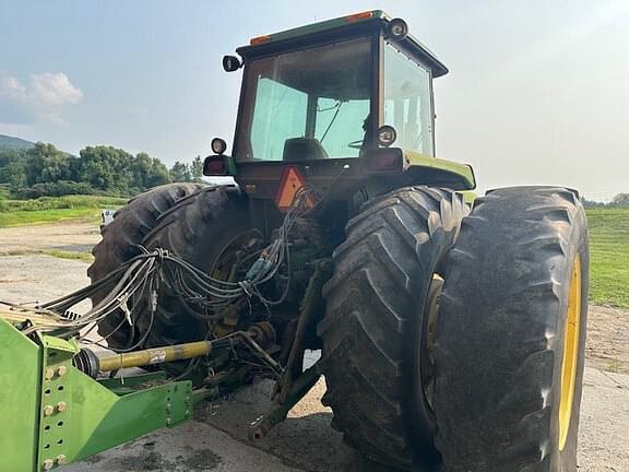 Image of John Deere 4850 equipment image 2