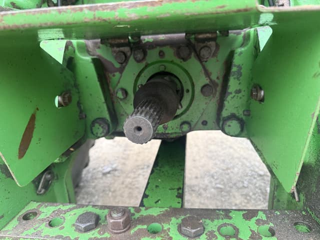 Image of John Deere 4850 equipment image 2