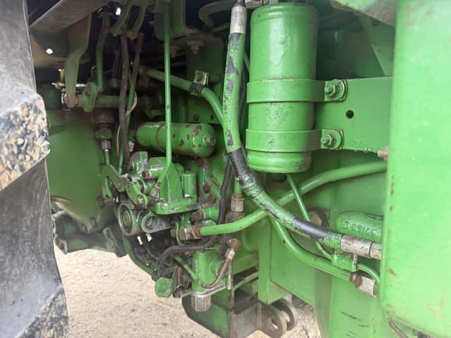 Image of John Deere 4850 equipment image 3