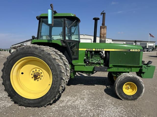 Image of John Deere 4850 equipment image 3