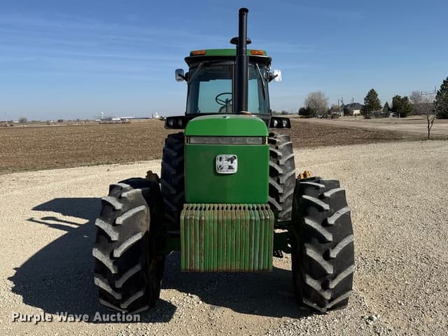 Image of John Deere 4850 equipment image 1