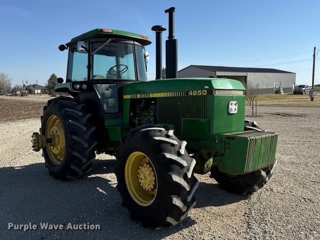 Image of John Deere 4850 equipment image 2