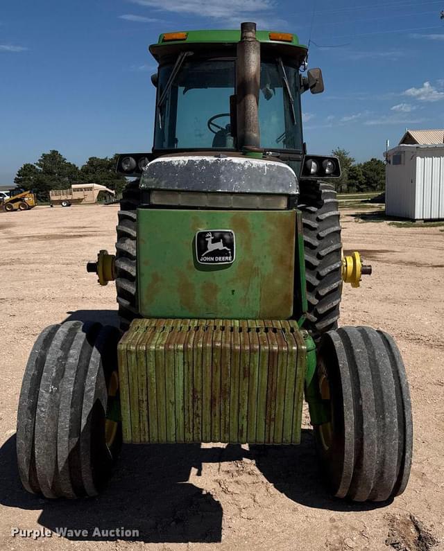 Image of John Deere 4850 equipment image 1