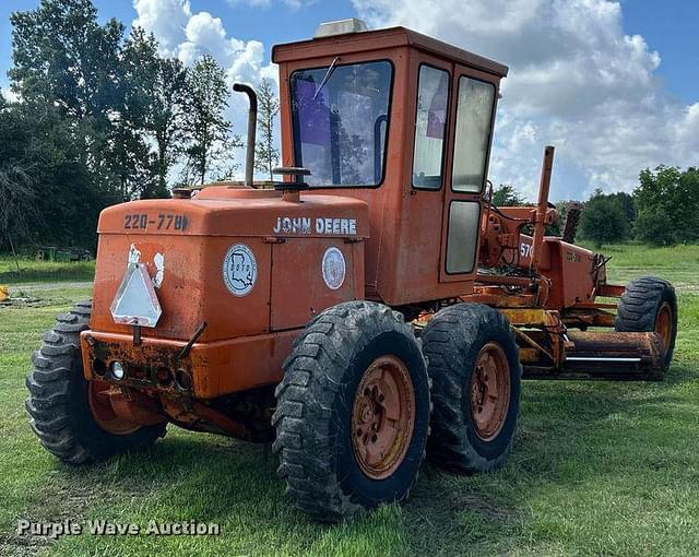 Image of John Deere 570A equipment image 4