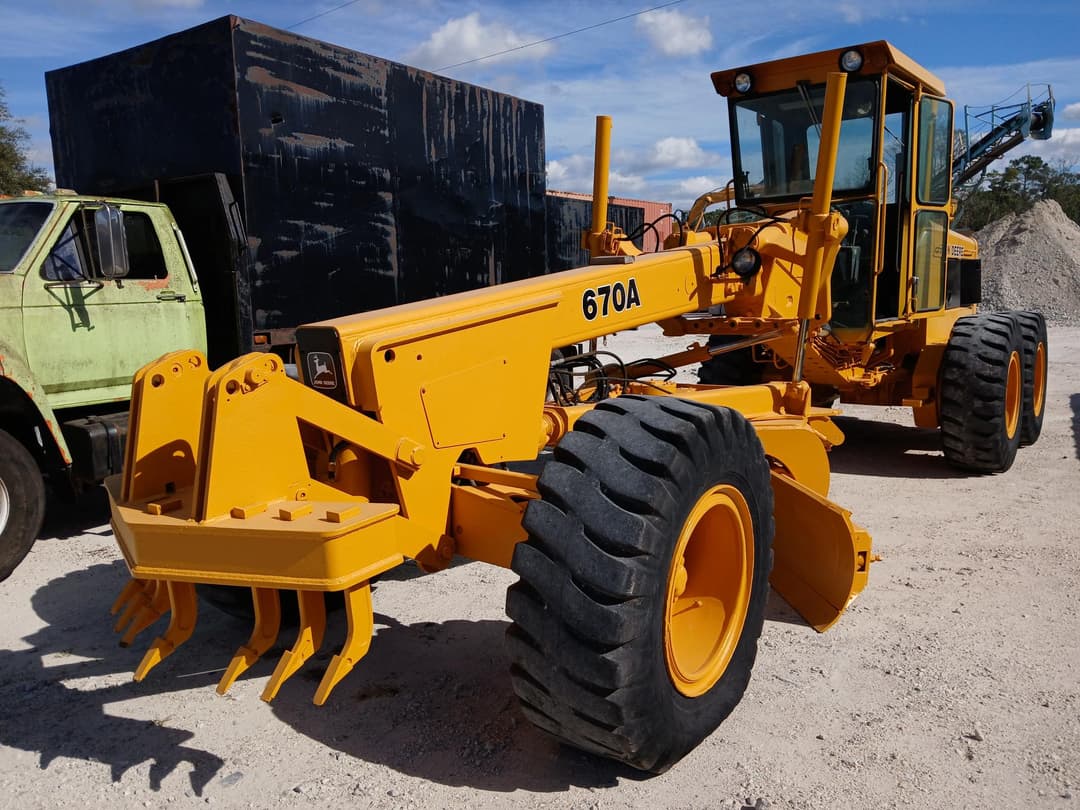 Image of John Deere 670A Primary image