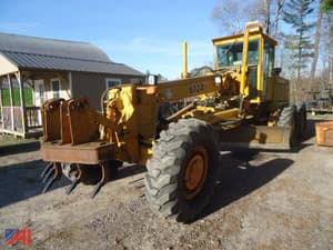 1983 John Deere 672B Image