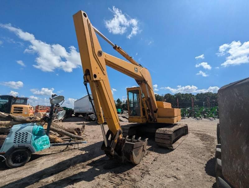 Image of John Deere 690B Primary image