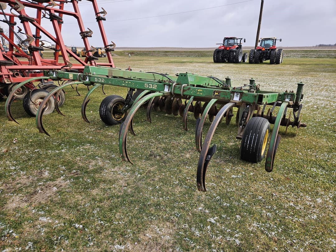 Image of John Deere 712 Image 1