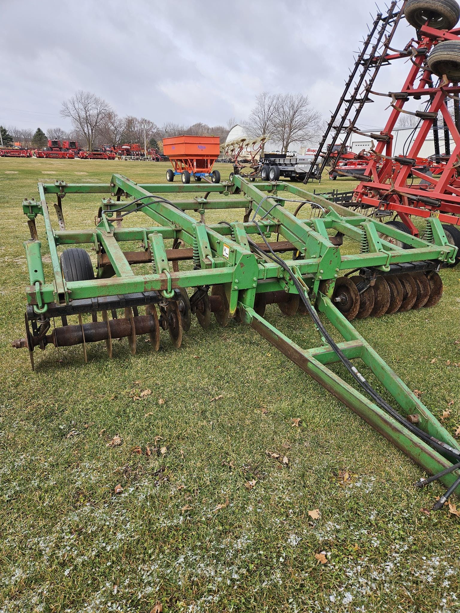 1983 John Deere 712 Equipment Image0