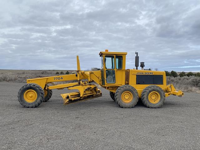 Image of John Deere 770A equipment image 1