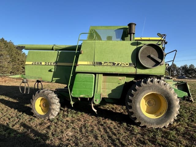 Image of John Deere Turbo 7720 equipment image 3