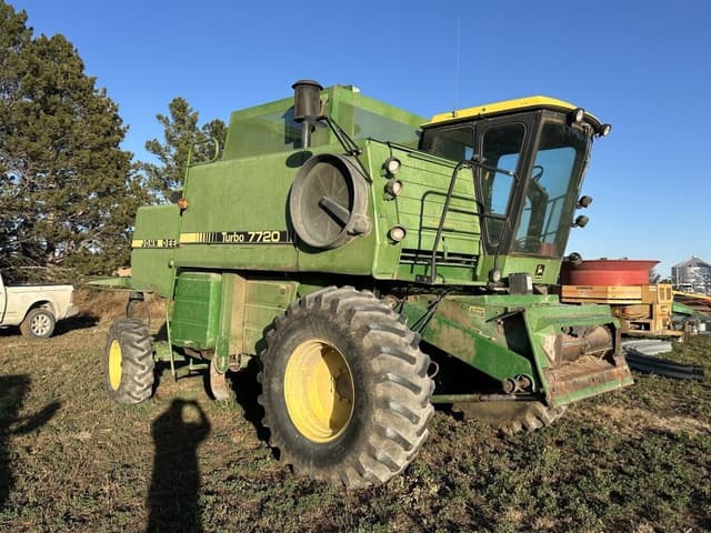 Image of John Deere Turbo 7720 equipment image 2