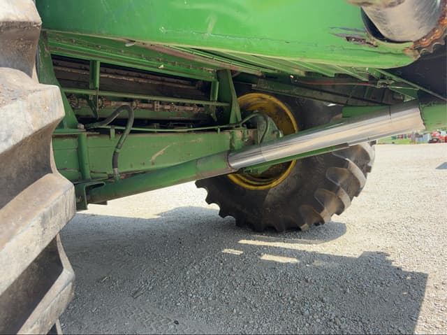 Image of John Deere Turbo 7720 equipment image 4