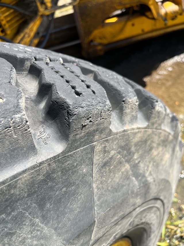 Image of John Deere 772A equipment image 4