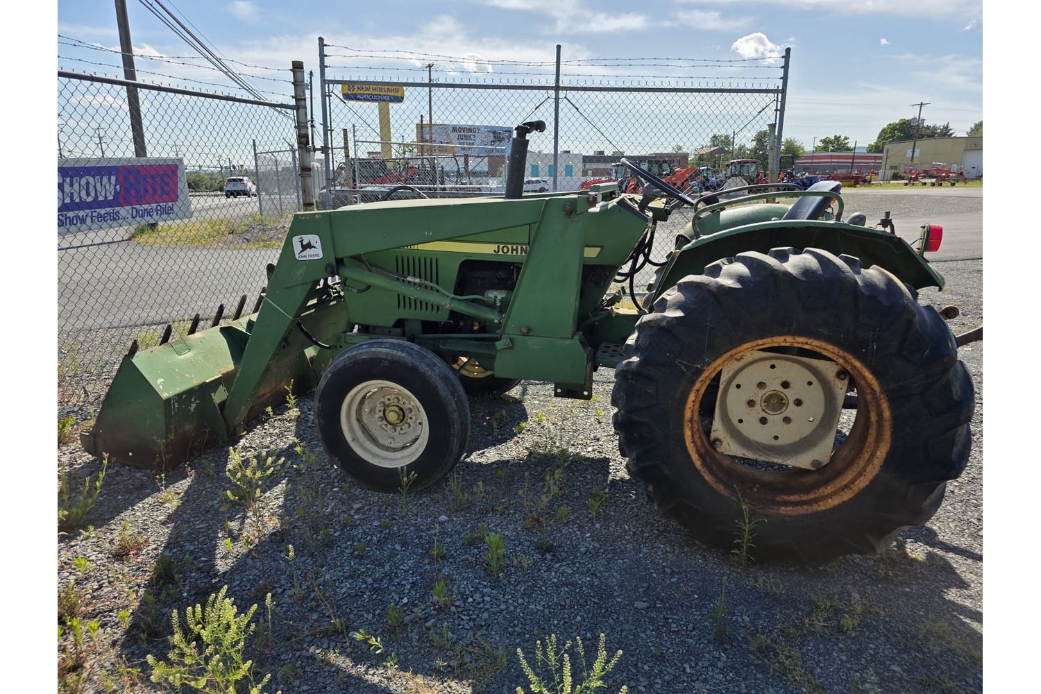 1983 John Deere 850 Equipment Image0
