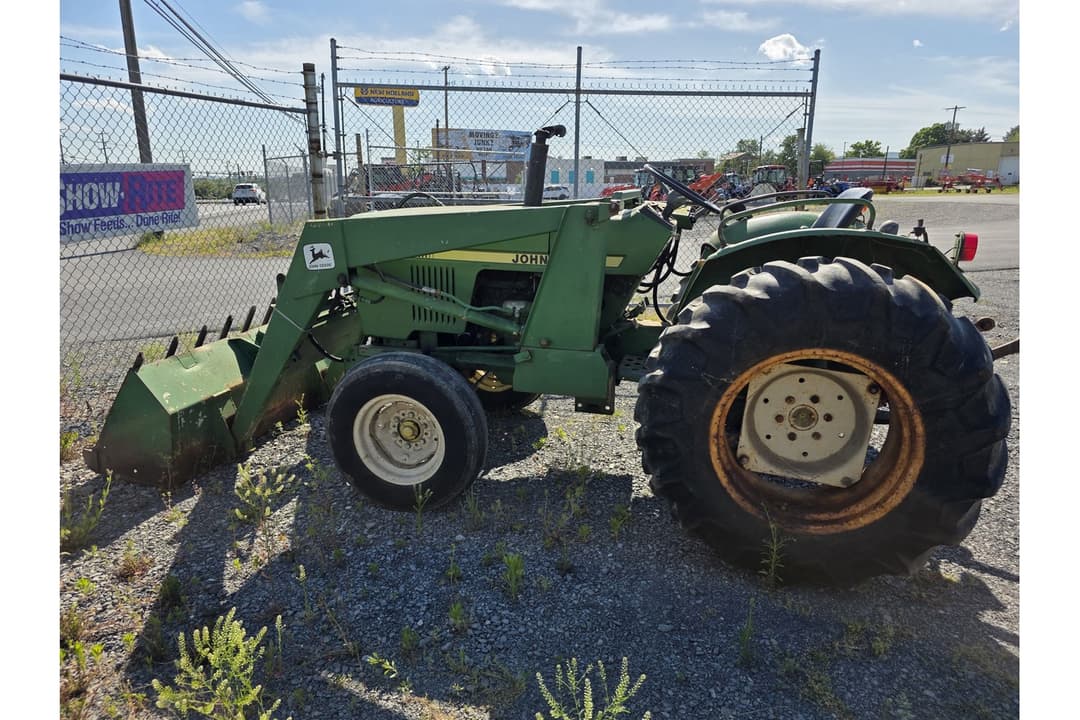 Image of John Deere 850 Primary image