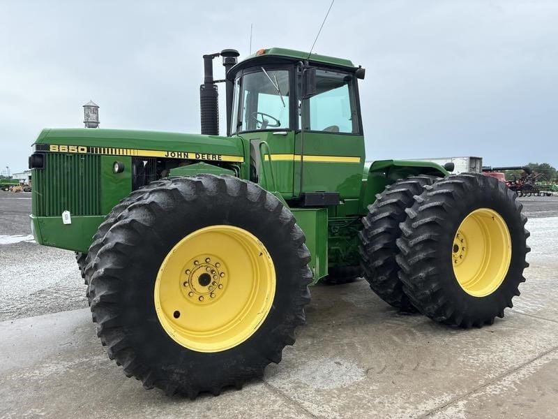 1983 John Deere 8650 Equipment Image0