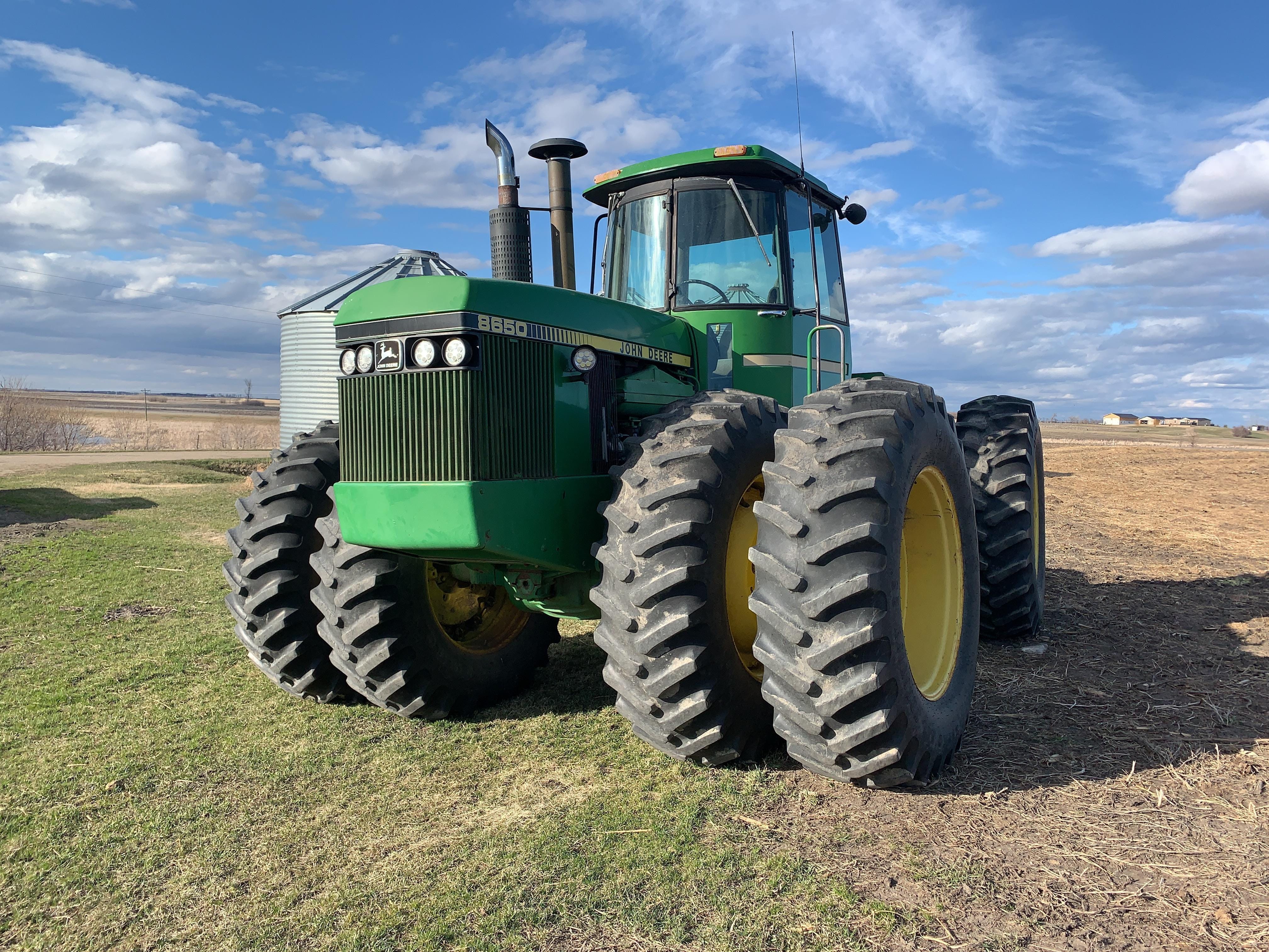 1983 John Deere 8650 Equipment Image0