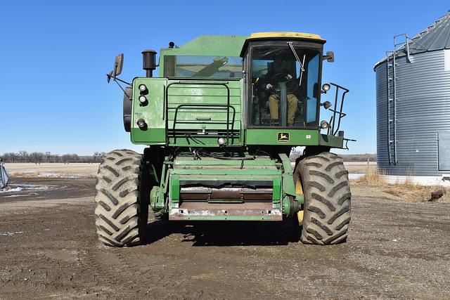 Image of John Deere 8820 equipment image 4