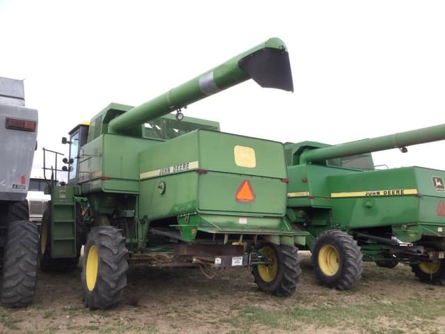 Image of John Deere 8820 equipment image 3