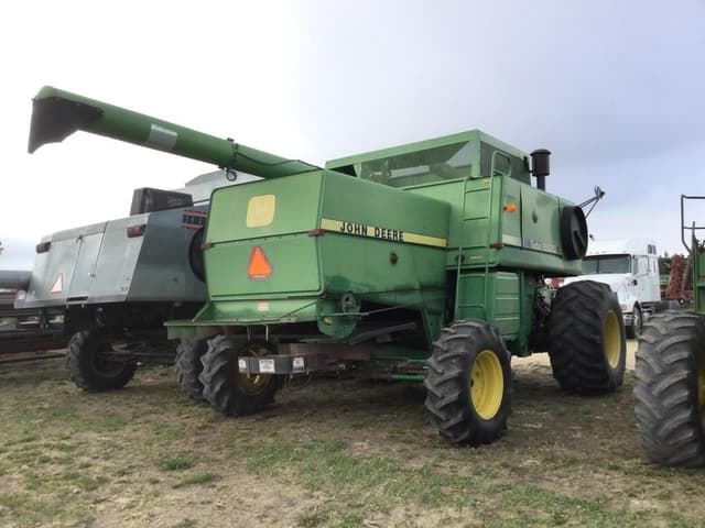 Image of John Deere 8820 equipment image 2