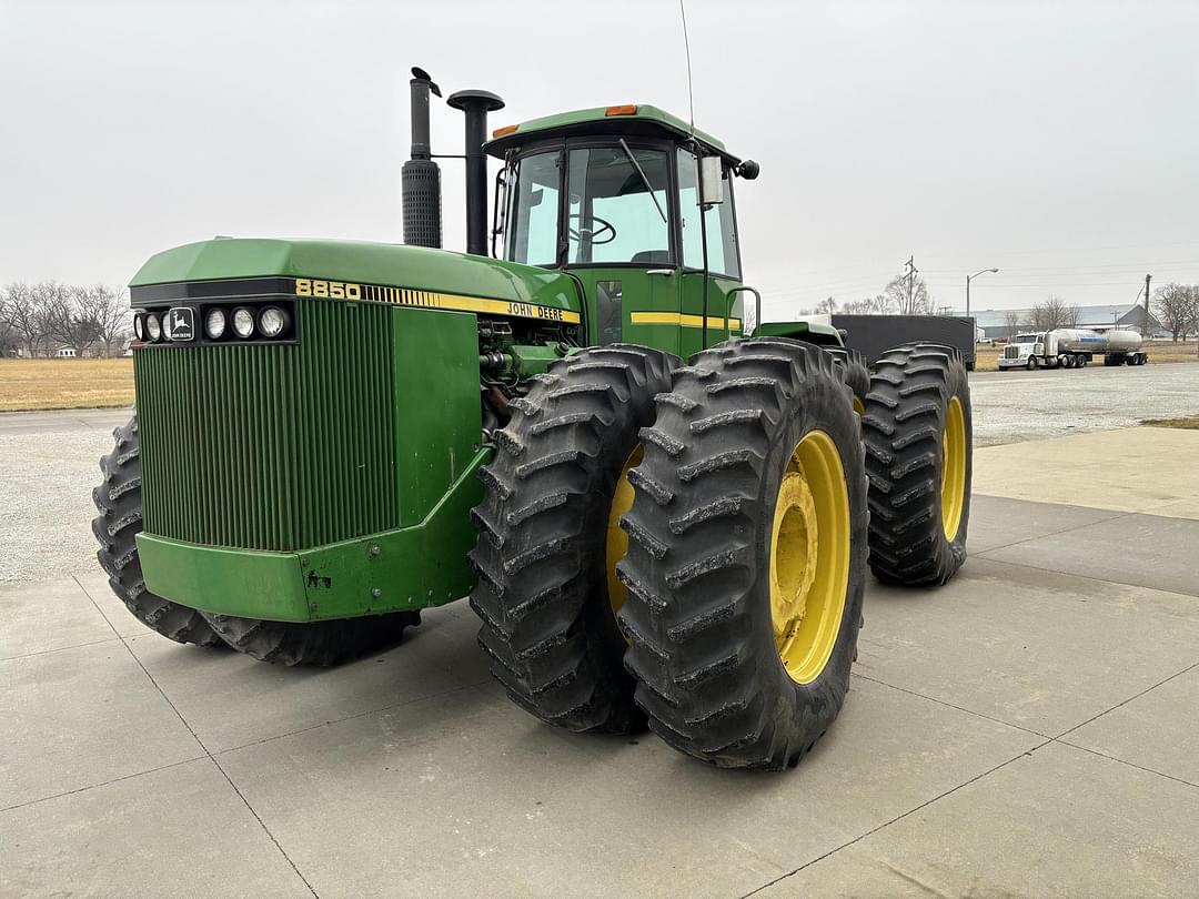 Image of John Deere 8850 Primary image