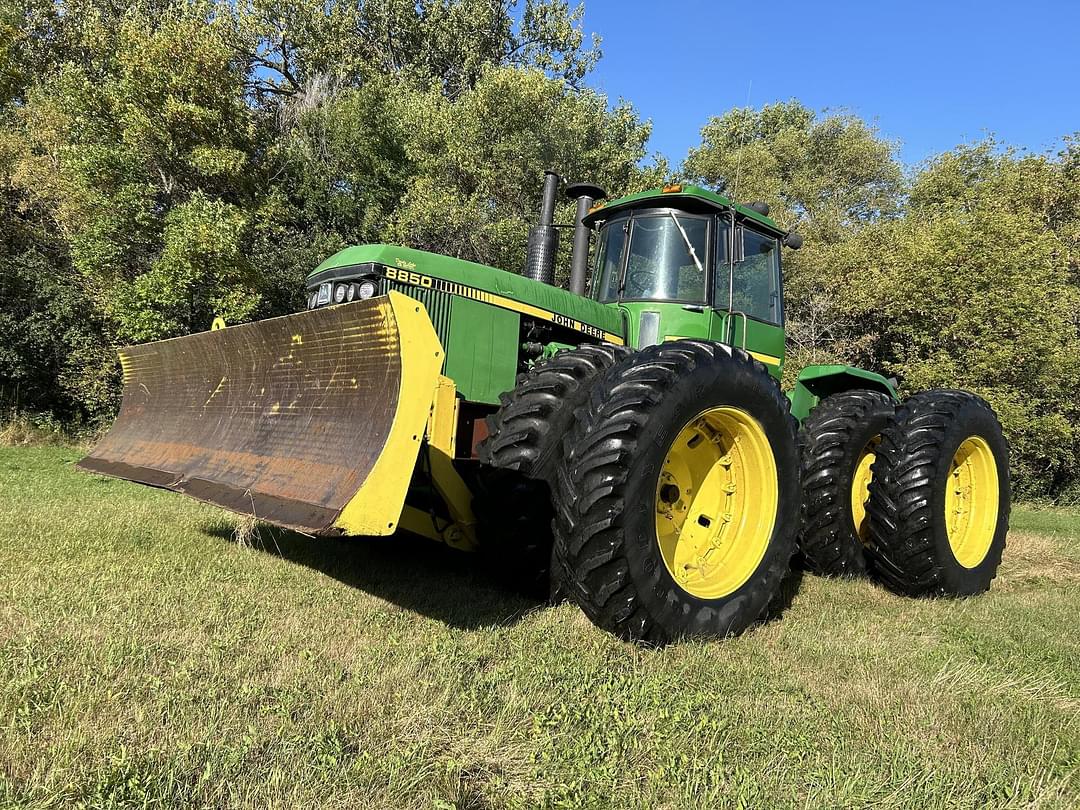 Image of John Deere 8850 Primary image