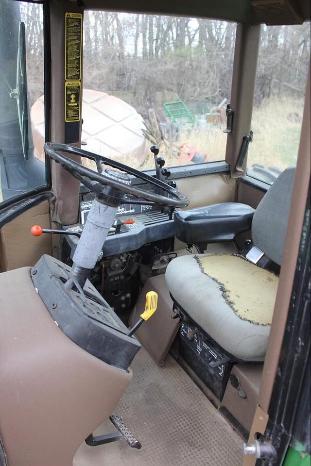 Image of John Deere 8850 equipment image 4