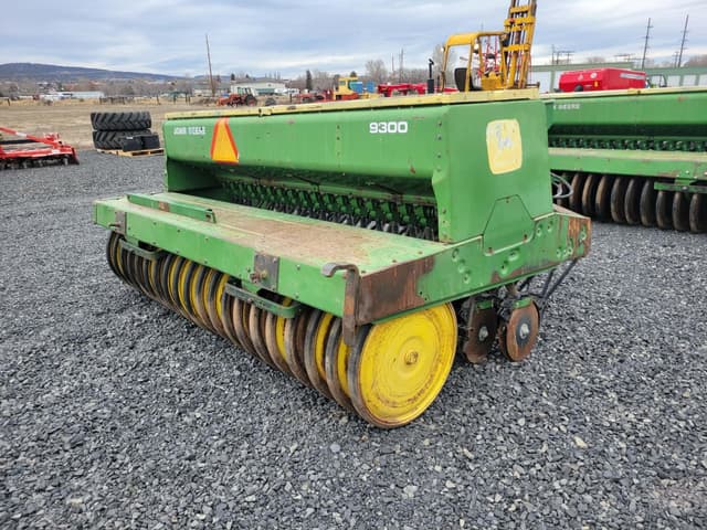 Image of John Deere 9300 equipment image 2