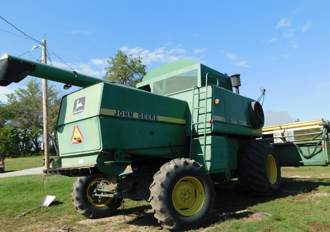Image of John Deere Turbo 7720 Image 1