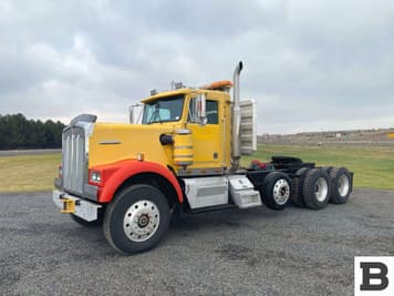 Main image Kenworth W900