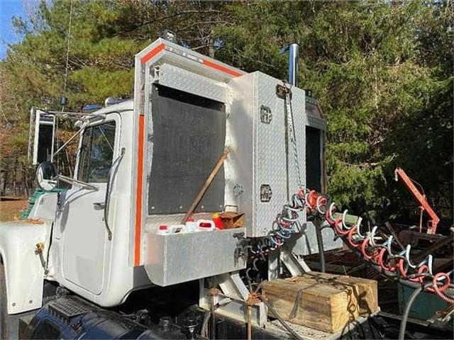 Image of Mack R686ST equipment image 4